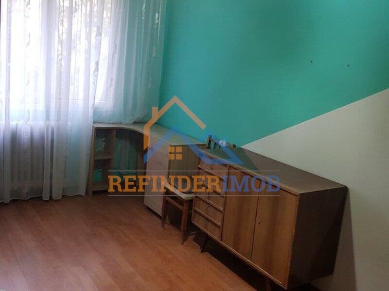 Ozana apartament 4 camere de vanzare
