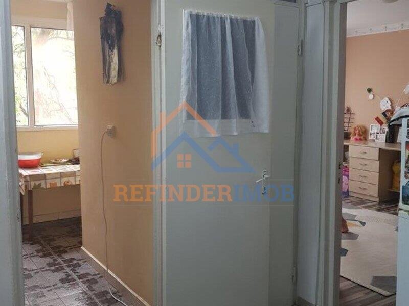 Ozana apartament 4 camere de vanzare