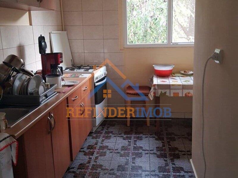 Ozana apartament 4 camere de vanzare